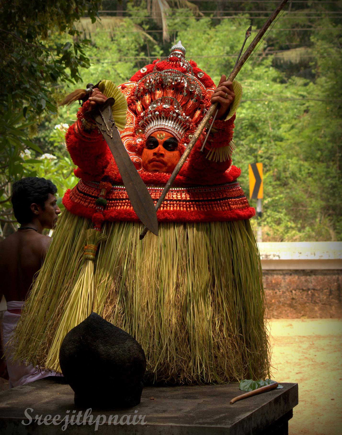 Theyyam14_rs
